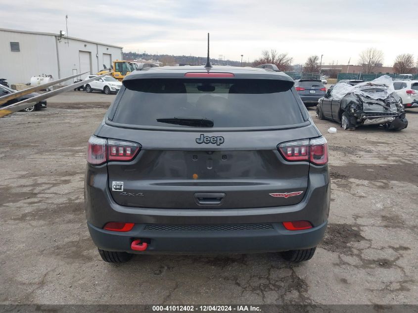 VIN 3C4NJDDB0KT627860 2019 JEEP COMPASS no.16