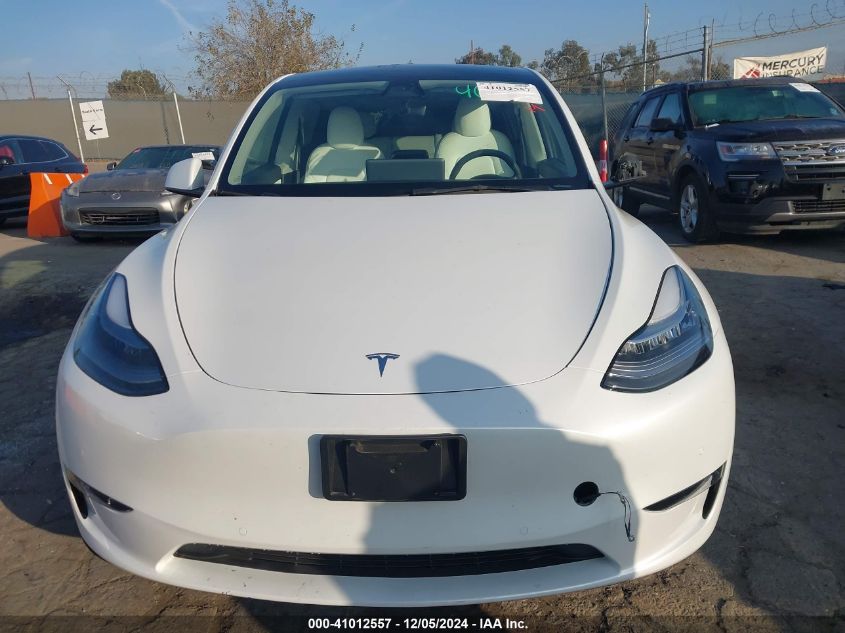 2022 Tesla Model Y Long Range Dual Motor All-Wheel Drive VIN: 7SAYGAEE0NF381840 Lot: 41012557