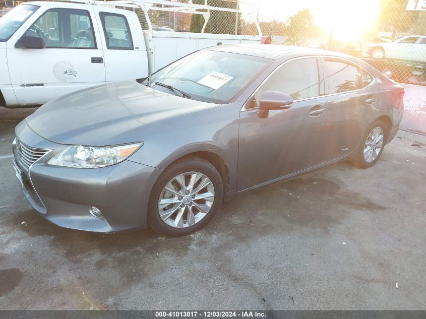 VIN JTHBW1GG8E2057167 2014 Lexus ES, 300H no.2