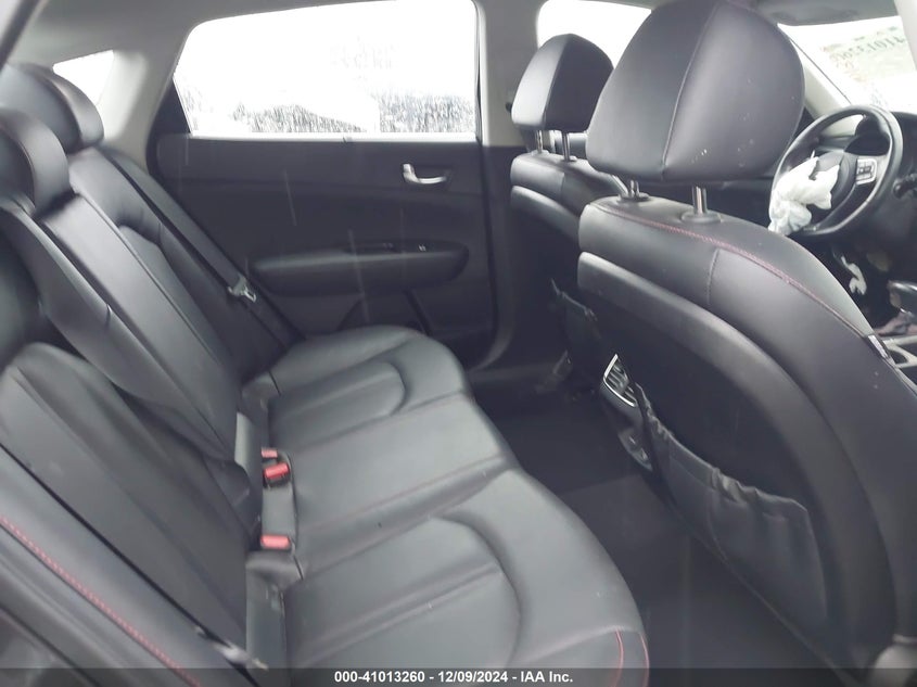 2017 KIA OPTIMA VIN: 5XXGW4L2XHG138754