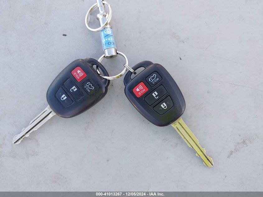 2015 TOYOTA RAV4 XLE - JTMWFREV2FD065757