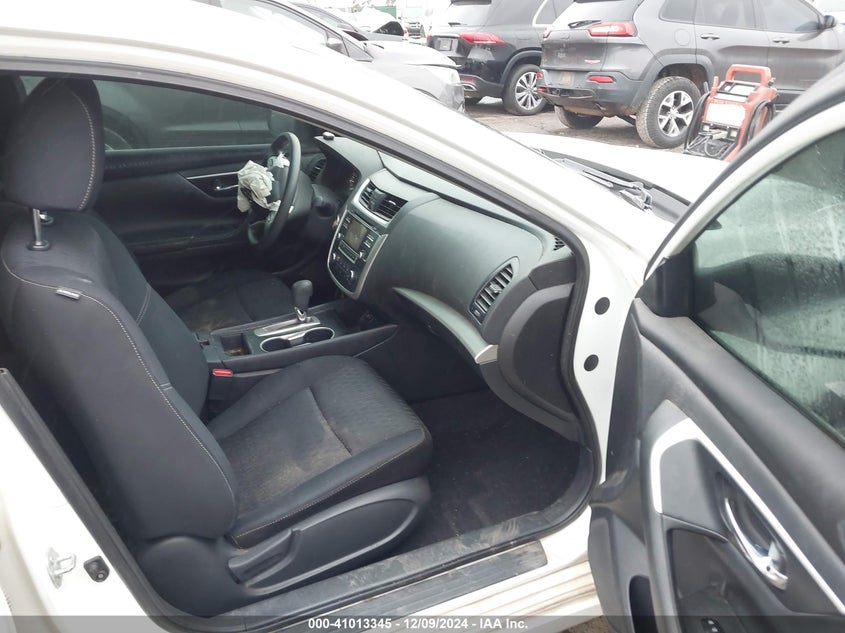 2017 NISSAN ALTIMA VIN: 1N4AL3AP0HN342657