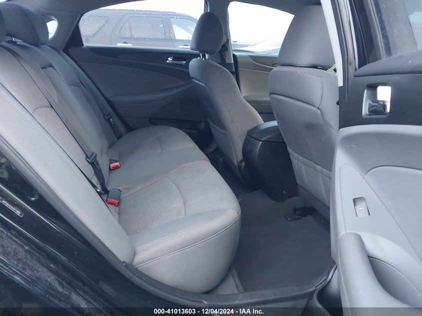 2013 HYUNDAI SONATA VIN: 5NPEB4AC5DH673858