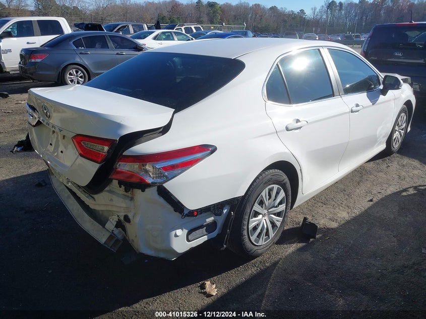 2018 TOYOTA CAMRY VIN: 4T1B11HK2JU041365