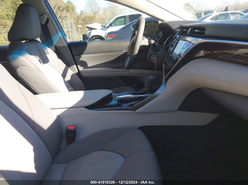 2018 TOYOTA CAMRY VIN: 4T1B11HK2JU041365
