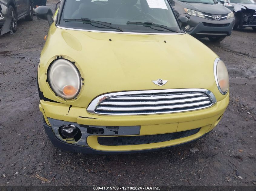 2010 Mini Cooper VIN: WMWMF3C53ATZ64422 Lot: 41015709