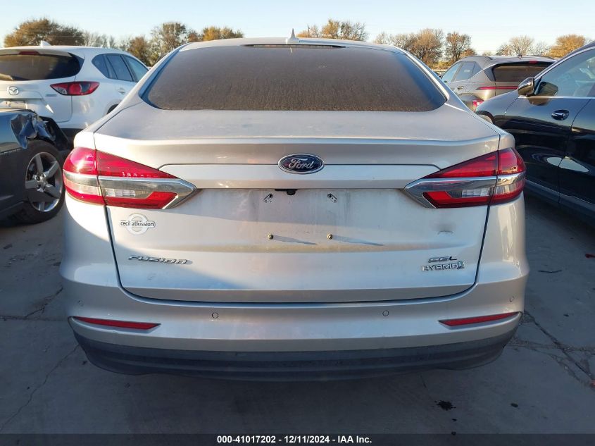 VIN 3FA6P0MU5KR149726 2019 FORD FUSION HYBRID no.16