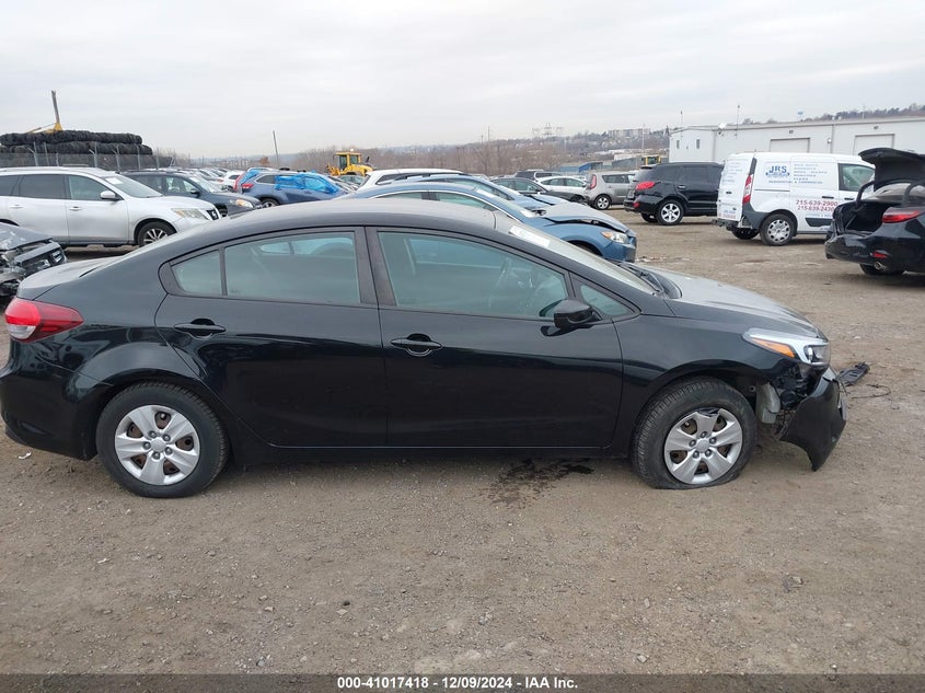 2017 KIA FORTE VIN: 3KPFK4A74HE014946
