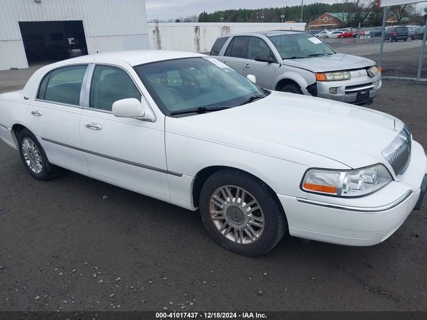 Vin: 2lnbl8cv6bx761394, lot: 41507341, lincoln town car 2011 img_1