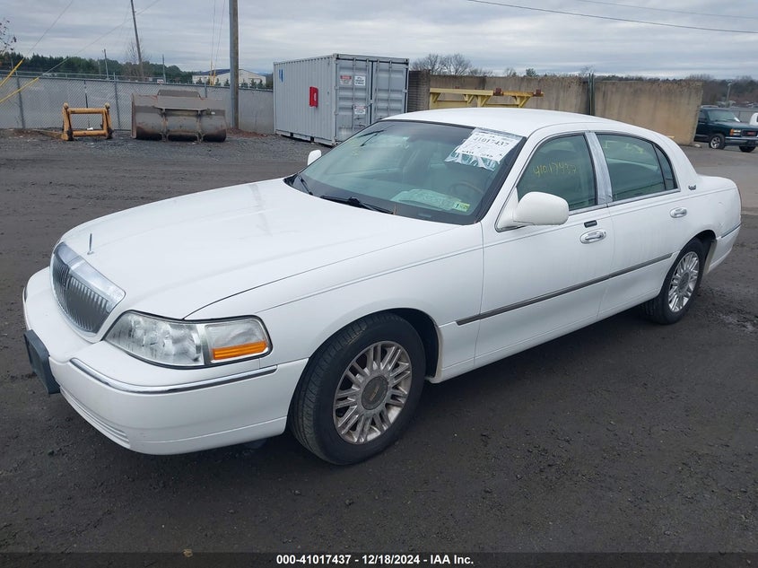 Vin: 2lnbl8cv6bx761394, lot: 41507341, lincoln town car 20112