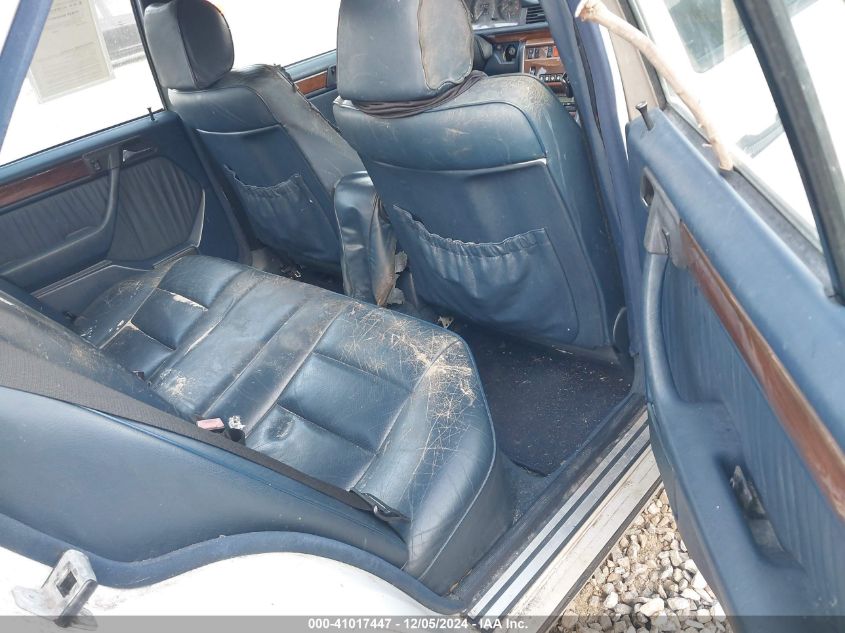 1991 Mercedes-Benz 300 E VIN: WDBEA30E2MB490191 Lot: 41017447