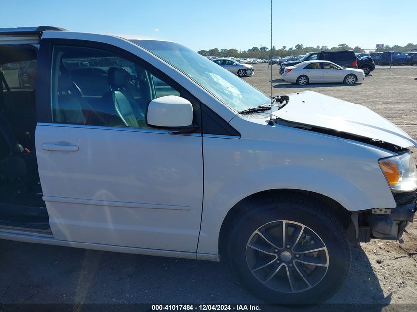 2017 DODGE GRAND CARAVAN SXT - 2C4RDGCG0HR818620