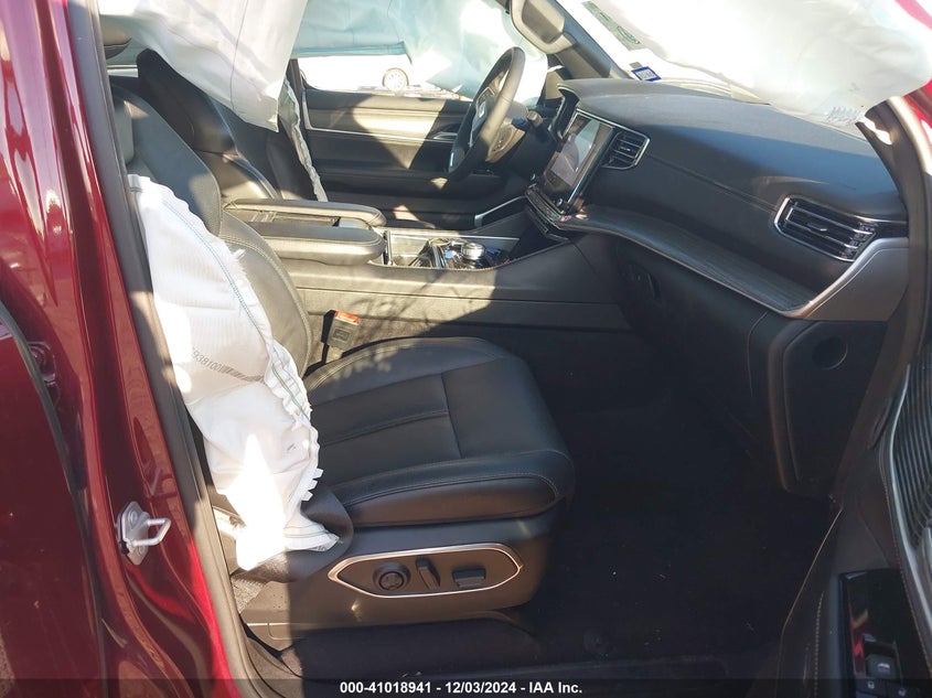 2024 JEEP WAGONEER L SERIES II 4X2 - 1C4SJRBP5RS159845