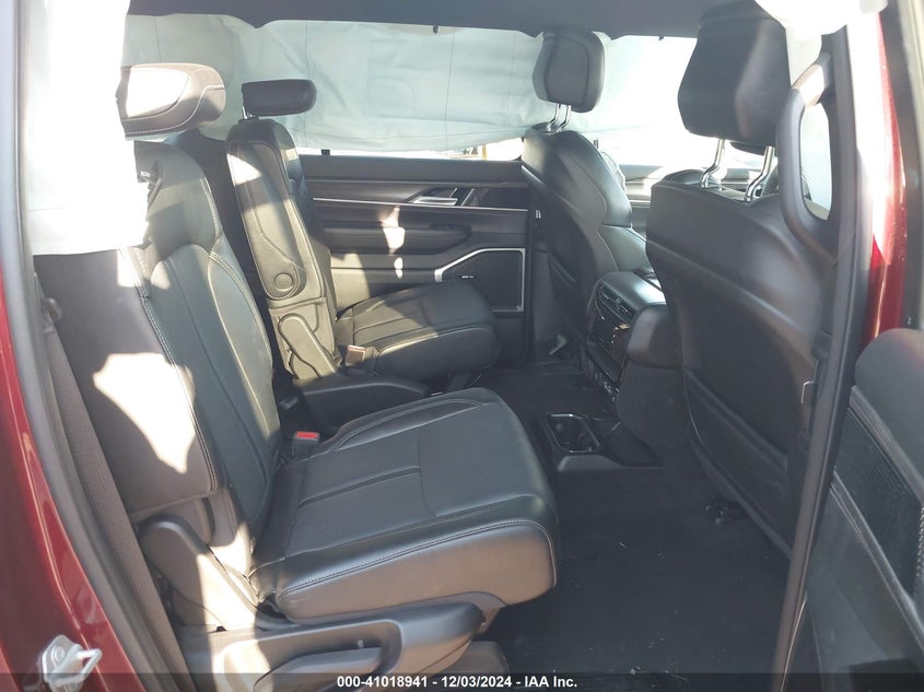 2024 JEEP WAGONEER L SERIES II 4X2 - 1C4SJRBP5RS159845