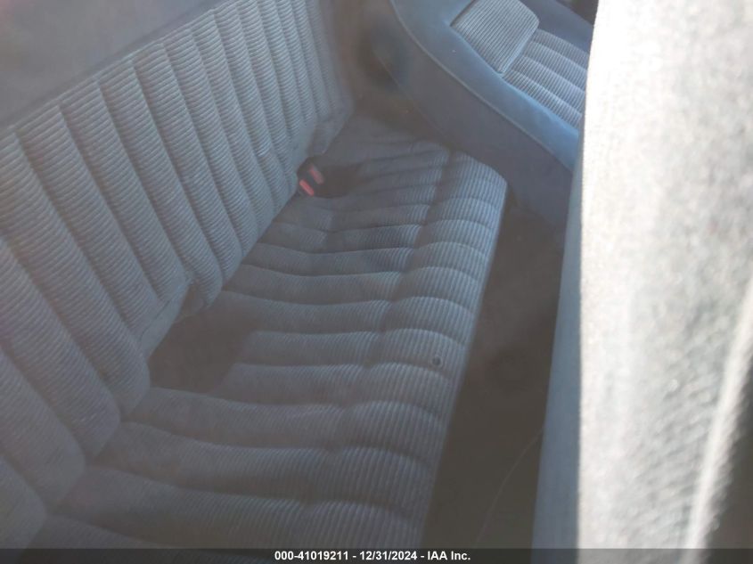 1992 GMC Sierra K1500 VIN: 2GTEK19K3N1515726 Lot: 41019211