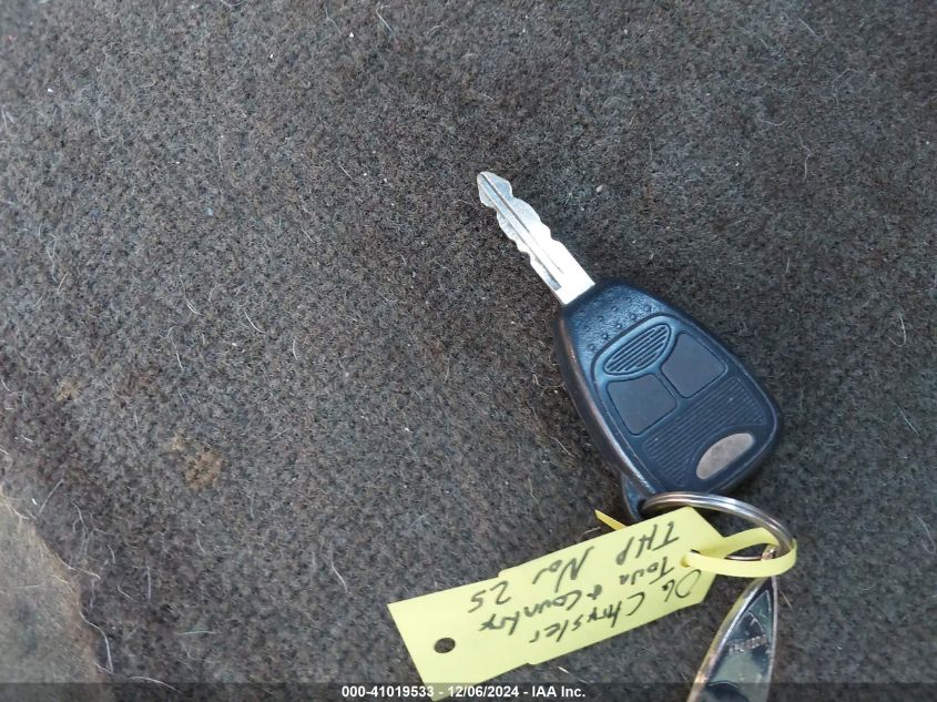 2006 Chrysler Town & Country VIN: 1A4GP45R66B748851 Lot: 41019533