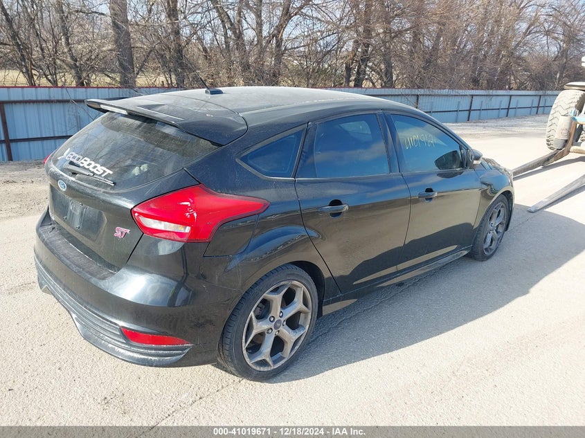 Vin: 1fadp3l98fl323833, lot: 41509575, ford focus st 20154
