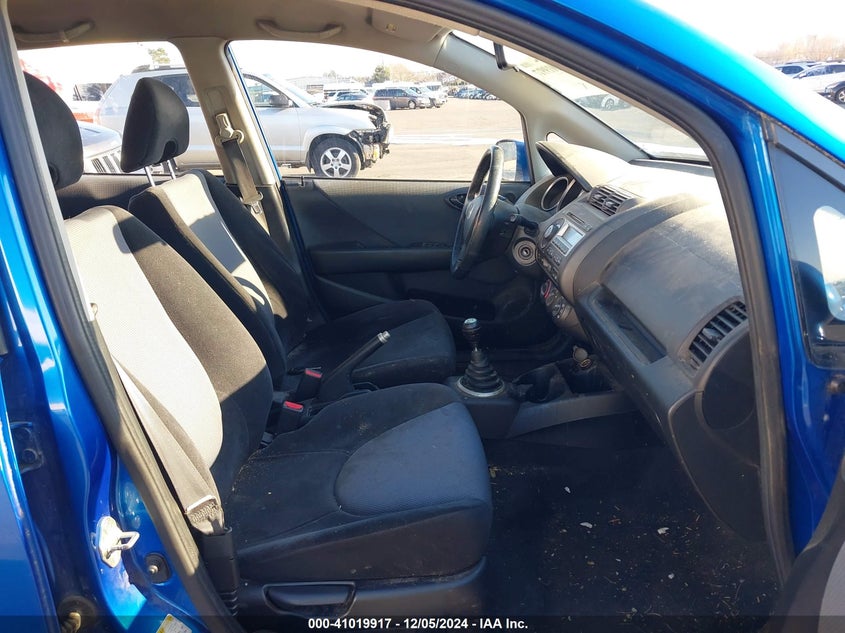 2008 HONDA FIT VIN: JHMGD37638S037038