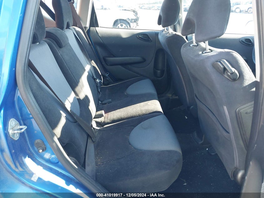 2008 HONDA FIT VIN: JHMGD37638S037038