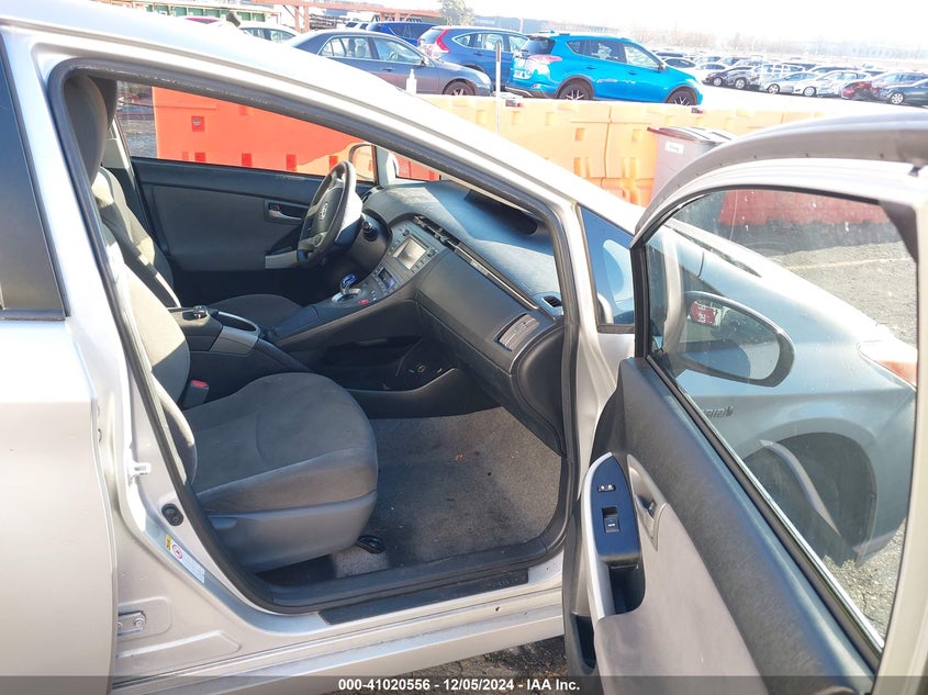 2014 TOYOTA PRIUS VIN: JTDKN3DUXE1816062