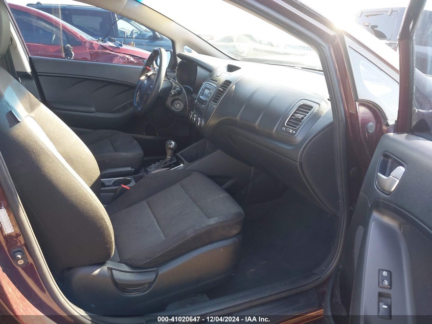 2017 KIA FORTE VIN: 3KPFK4A74HE040060