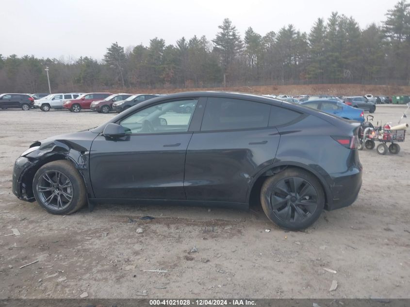 2025 Tesla Model Y Long Range Dual Motor All-Wheel Drive VIN: 7SAYGDED6SF242199 Lot: 41021028