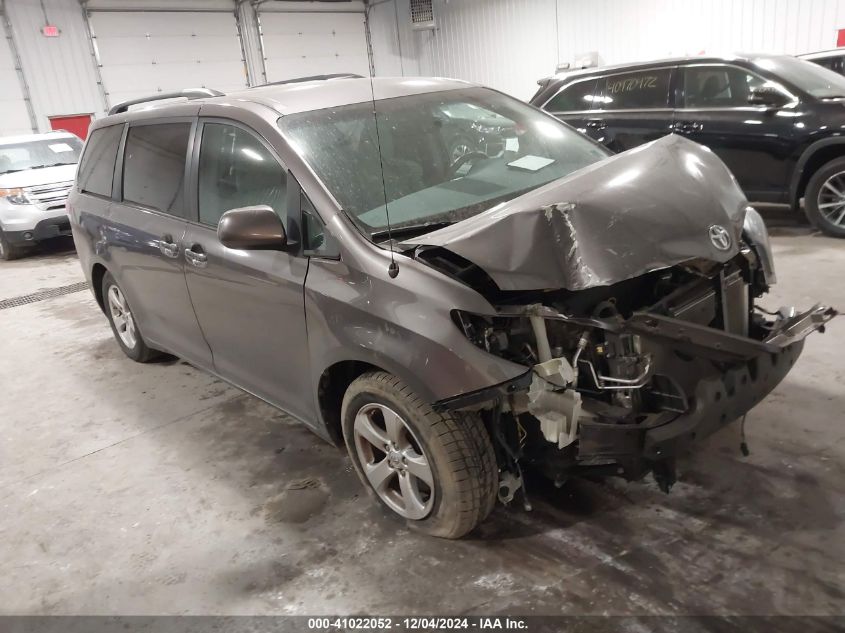 2014 TOYOTA SIENNA