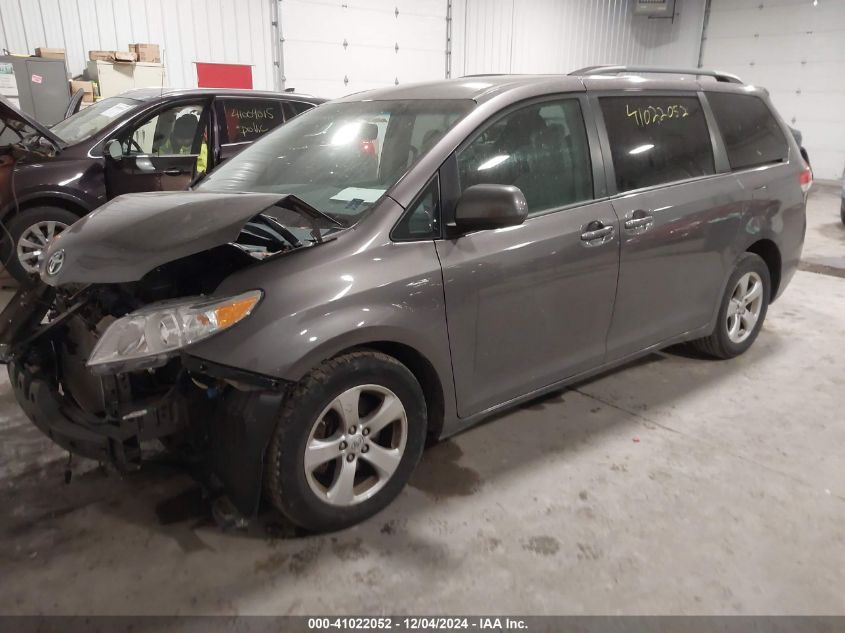 VIN 5TDKK3DC4ES495199 2014 TOYOTA SIENNA no.2