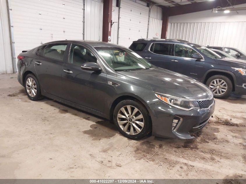 VIN 5XXGT4L32JG213017 2018 KIA Optima, S no.1