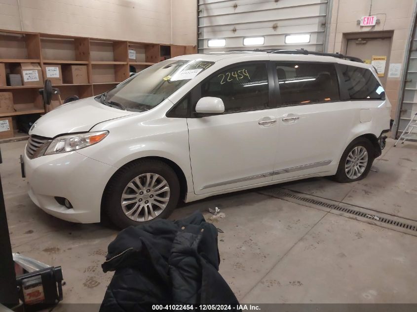 VIN 5TDYZ3DC7HS887801 2017 TOYOTA SIENNA no.2