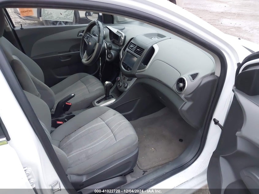 2016 CHEVROLET SONIC VIN: 1G1JC5SG5G4119869
