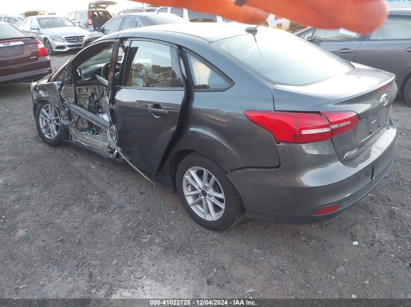 VIN 1FADP3F24HL233077 2017 FORD FOCUS no.3