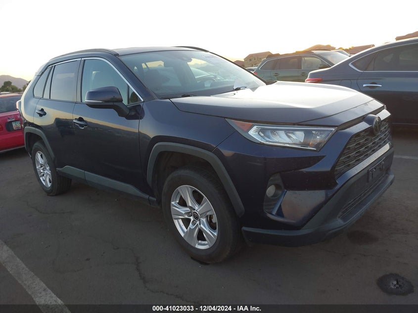 TOYOTA RAV4 XLE 2021