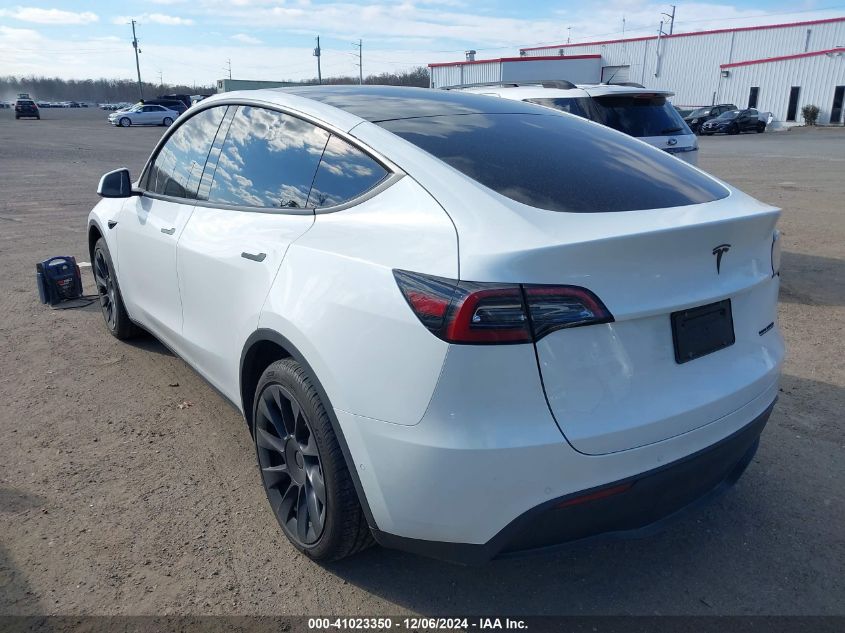 VIN 7SAYGAEE1PF584061 2023 Tesla Model Y, Awd/Long... no.3