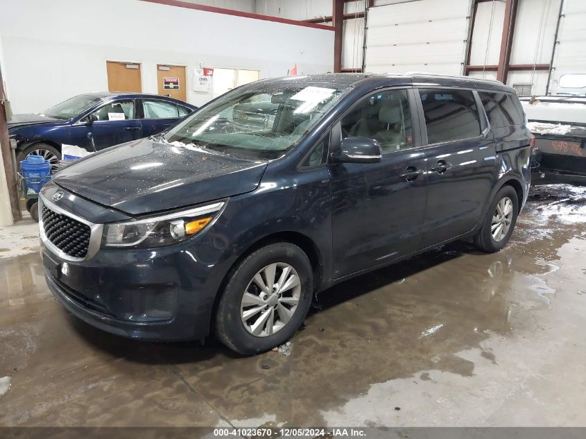 VIN KNDMB5C19F6038085 2015 KIA Sedona, LX no.2