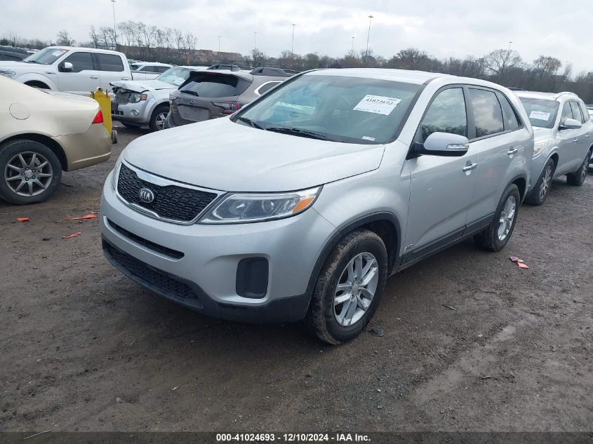 VIN 5XYKTCA63FG568959 2015 KIA Sorento, LX no.2