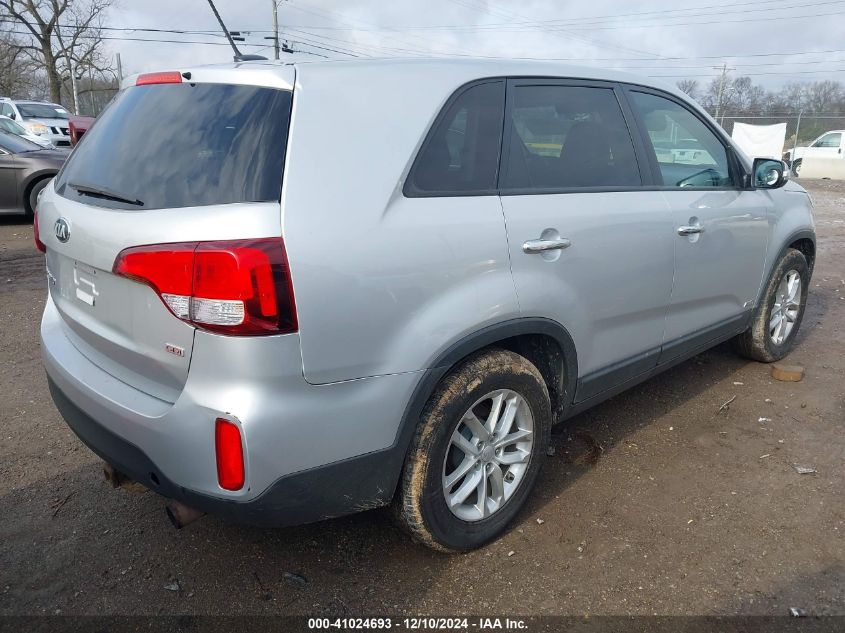 VIN 5XYKTCA63FG568959 2015 KIA Sorento, LX no.4