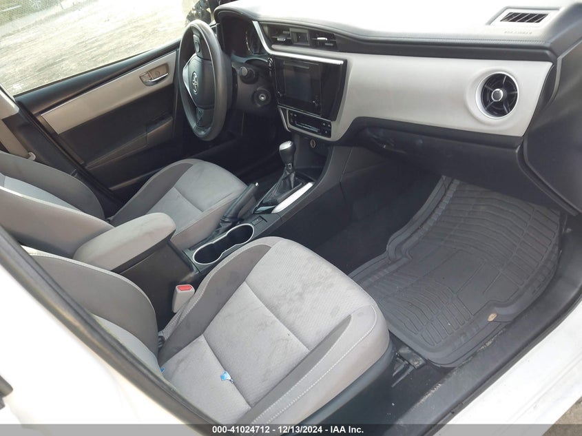 2018 TOYOTA COROLLA LE - 5YFBURHE7JP810542