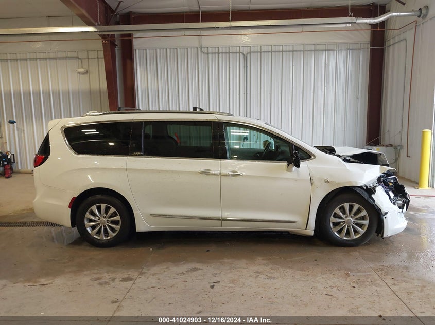 2019 Chrysler Pacifica Touring L VIN: 2C4RC1BG1KR554106 Lot: 41024903