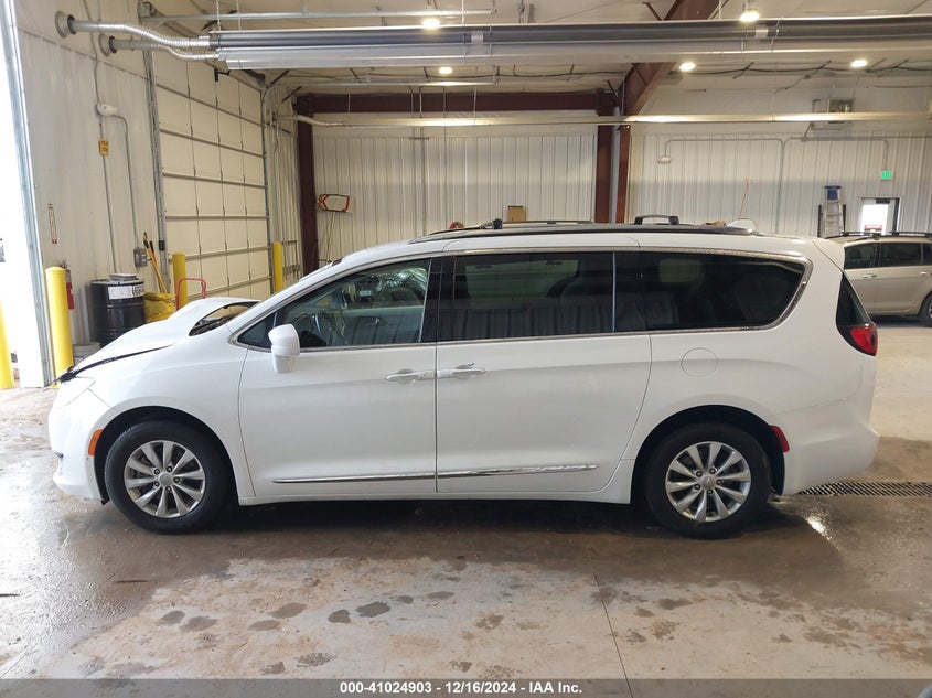 2019 Chrysler Pacifica Touring L VIN: 2C4RC1BG1KR554106 Lot: 41024903