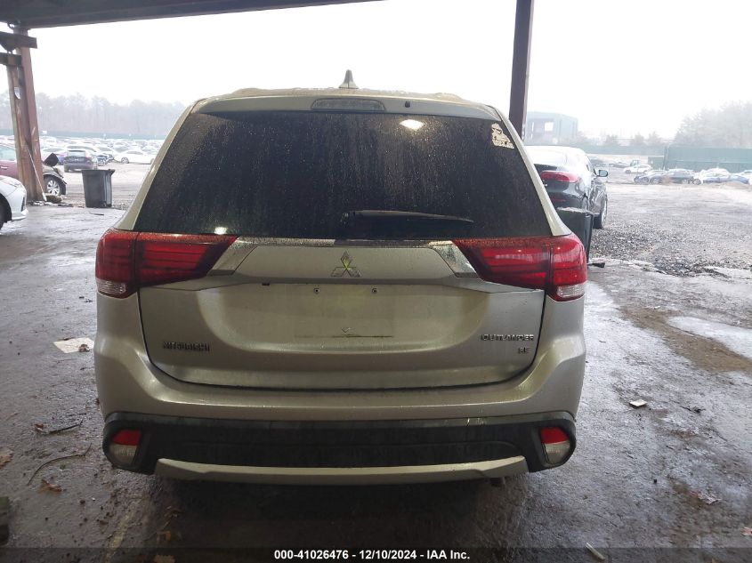 VIN JA4AZ3A32JZ049129 2018 Mitsubishi Outlander, SE no.17