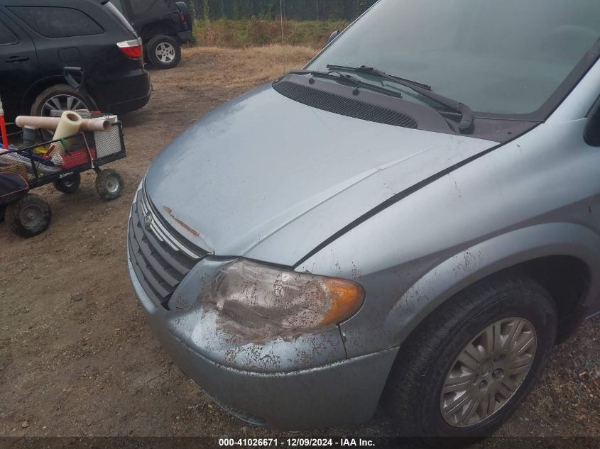 2005 Chrysler Town & Country Lx VIN: 2C8GP44R85R179104 Lot: 41026671