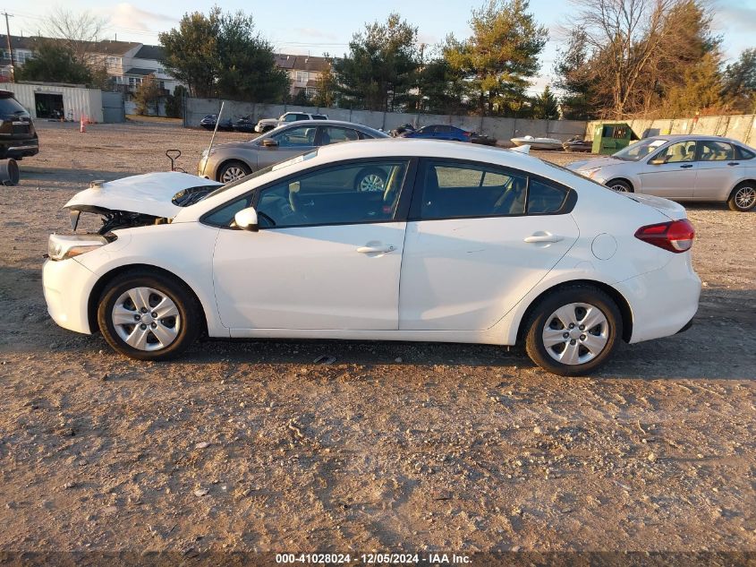 2017 Kia Forte Lx VIN: 3KPFK4A77HE037542 Lot: 41028024