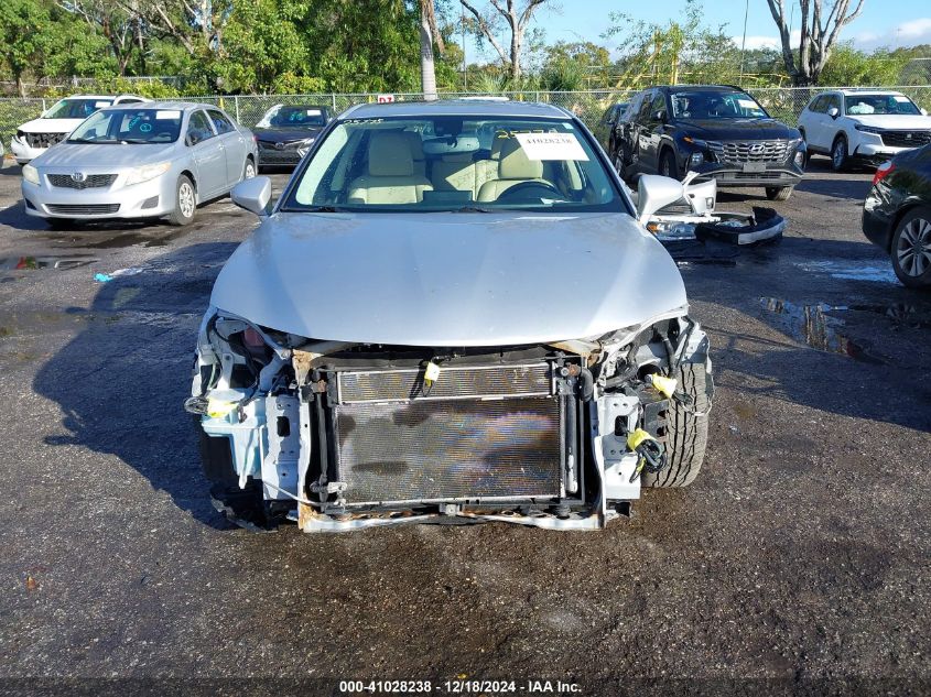 VIN JTHKD5BH3G2263738 2016 Lexus CT, 200H no.13