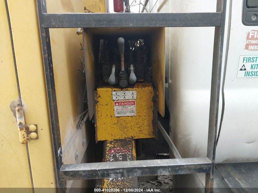 2003 Ford F-750 VIN: 3FDNF754X3MB10933 Lot: 41028286