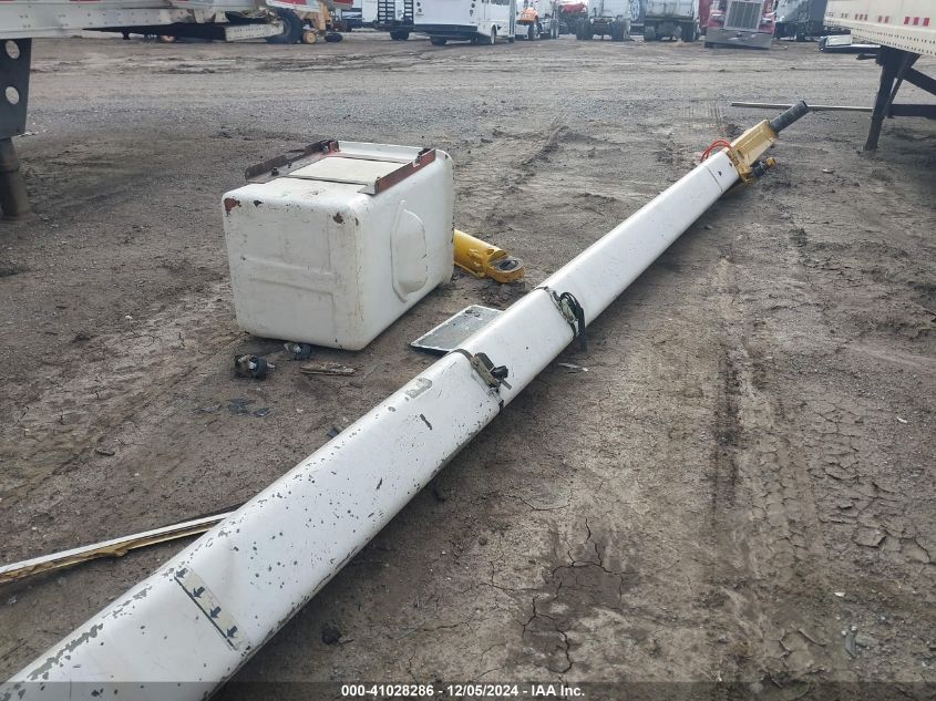 2003 Ford F-750 VIN: 3FDNF754X3MB10933 Lot: 41028286