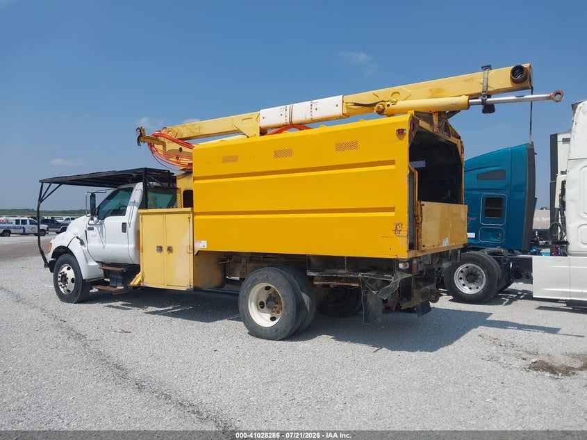 2003 FORD F-750 auction photo 3