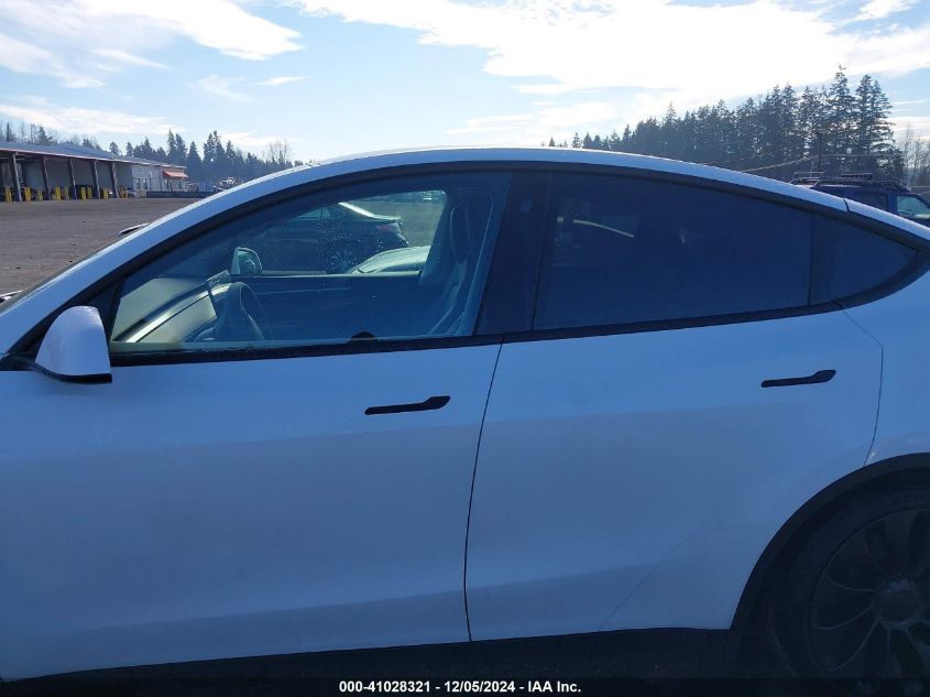 VIN 7SAYGDEF6PF715771 2023 TESLA MODEL Y no.14