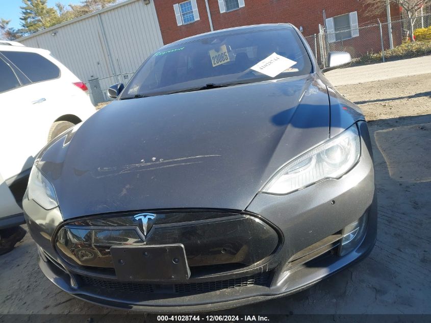 2016 Tesla Model S 60D/70D/75D/85D/90D VIN: 5YJSA1E23GF129903 Lot: 41028744