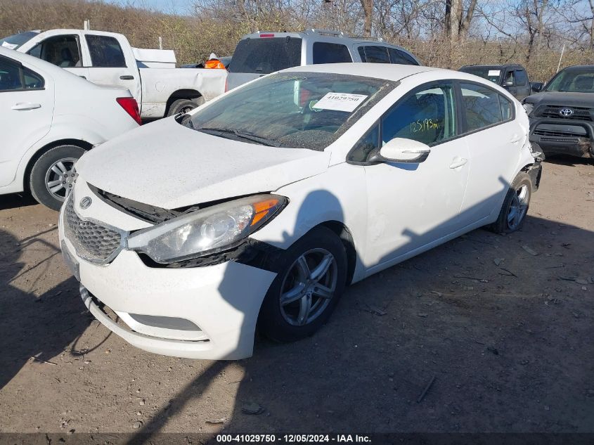 VIN KNAFX4A62G5528178 2016 KIA FORTE no.2